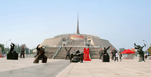 “磅礴 中国当代雕塑展”在中华世纪坛开幕_读书频道_凤凰网